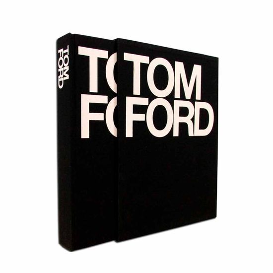livro-tom-ford -ten-years-by-bridget-foley-e-tom-ford-perspectiva