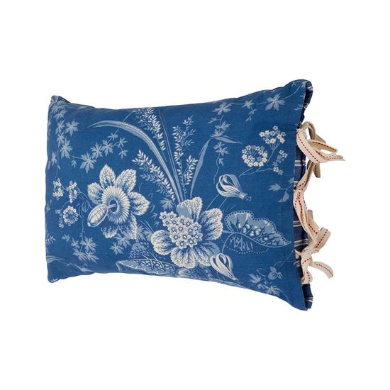 almofada-floral-azul-zanatta-perspectiva