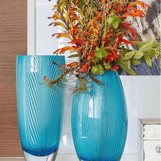 vaso-de-vidro-arraia-azul-mar-casadorada-ambientada